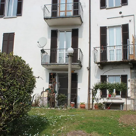 Fantastic Lake View And Garden In