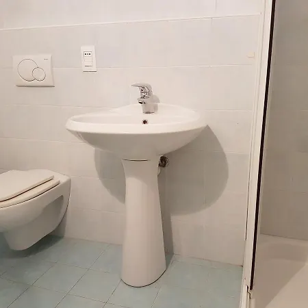 Fantastic Lake View And Garden In * מולטראזיו